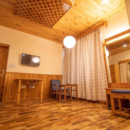 Hotel Negi'S Mayflower A Heritage Since 1965 Manali  Exterior photo