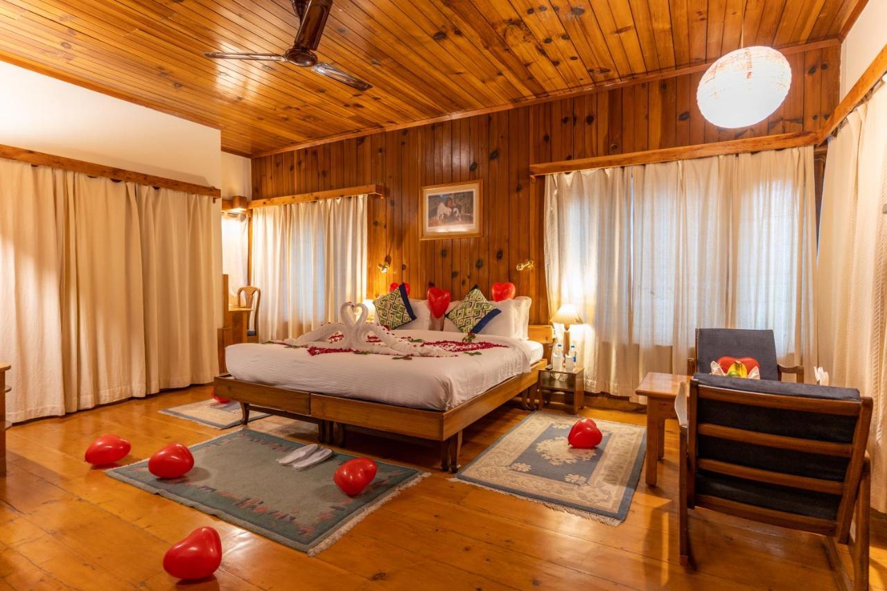 Hotel Negi'S Mayflower A Heritage Since 1965 Manali  Exterior photo