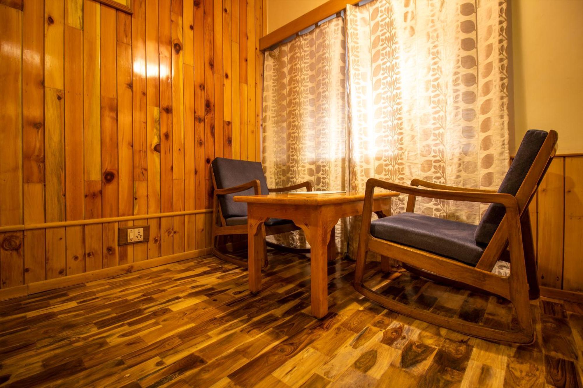 Hotel Negi'S Mayflower A Heritage Since 1965 Manali  Exterior photo