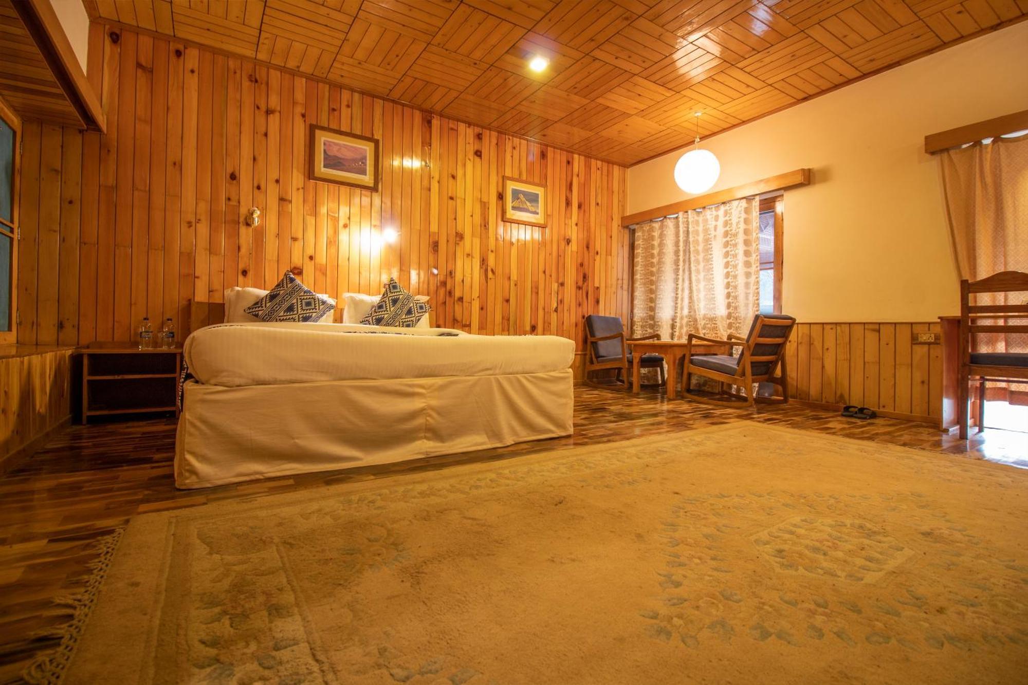 Hotel Negi'S Mayflower A Heritage Since 1965 Manali  Exterior photo