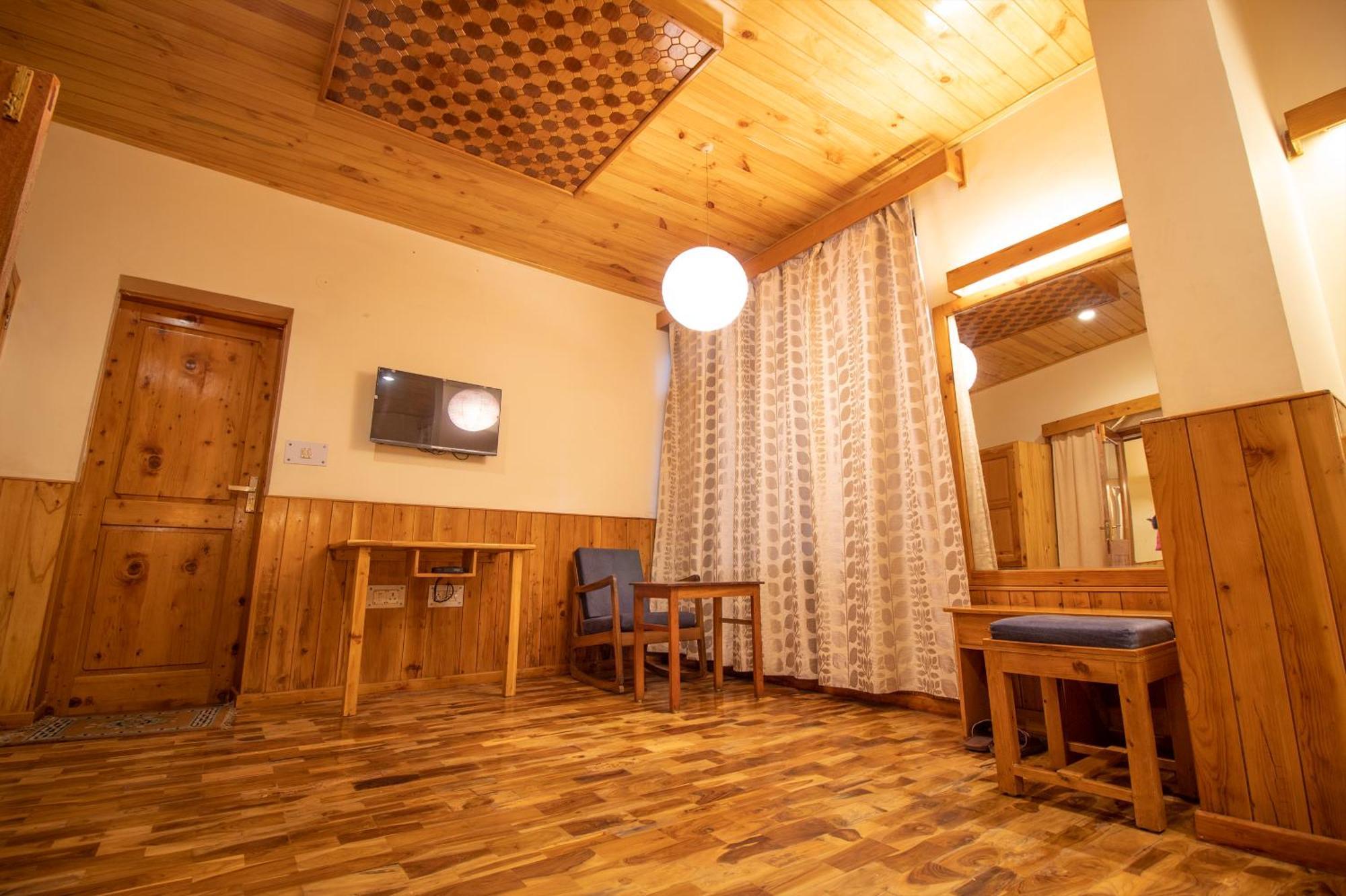 Hotel Negi'S Mayflower A Heritage Since 1965 Manali  Exterior photo