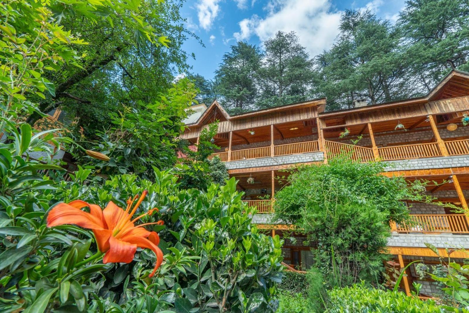 Hotel Negi'S Mayflower A Heritage Since 1965 Manali  Exterior photo