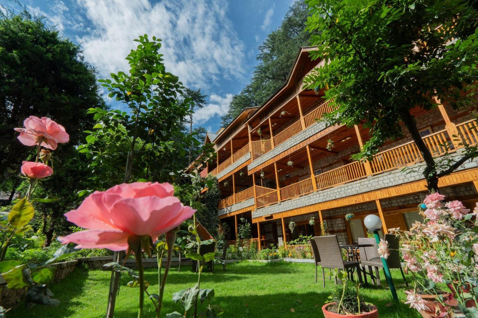 Hotel Negi'S Mayflower A Heritage Since 1965 Manali  Exterior photo
