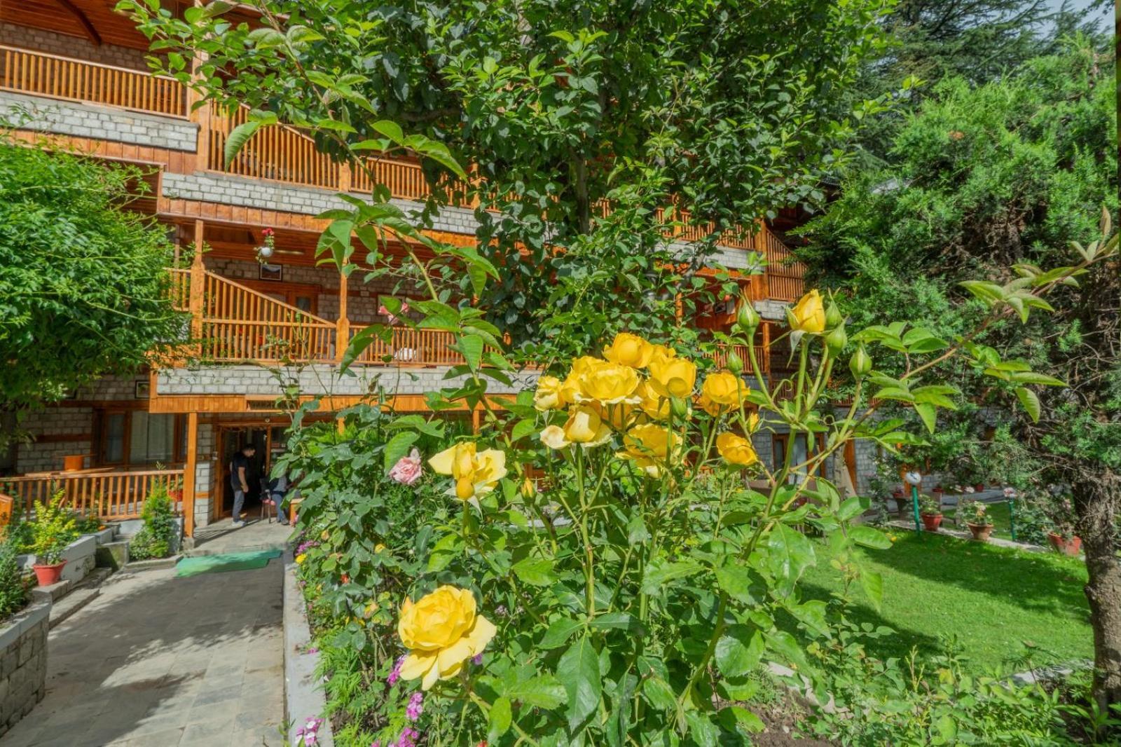Hotel Negi'S Mayflower A Heritage Since 1965 Manali  Exterior photo